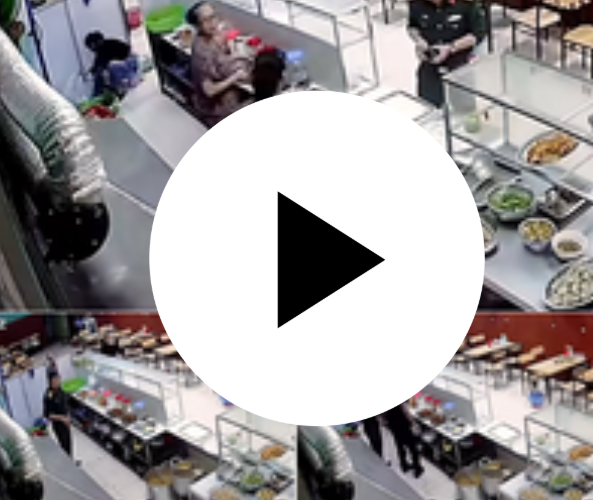 Mới có vậy mà a bộ đội đã định bỏ chạy , vậy thì khi đối mặt với súng đạn thì không biết anh sẽ thế nào